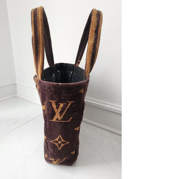 Brown LV towel Women's Large Tote - Picture 3 of 7